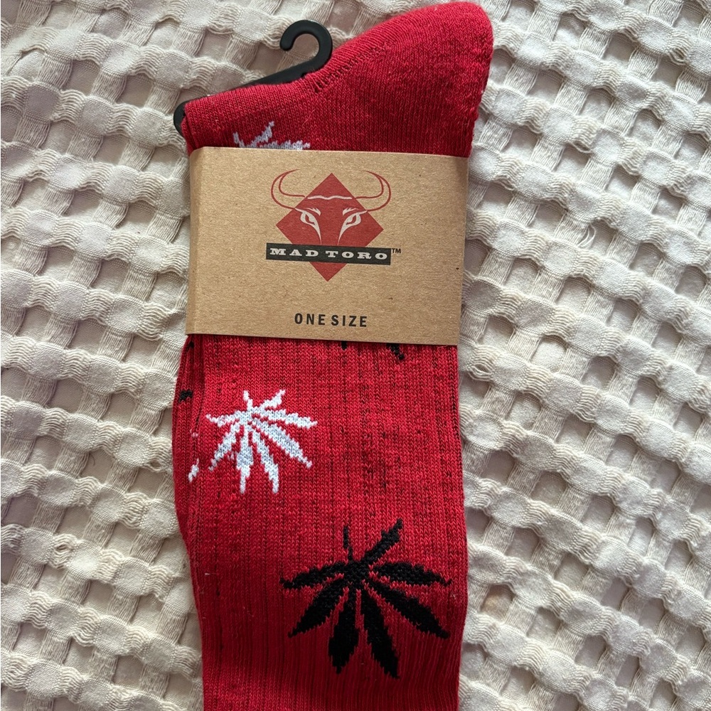 Red Leaf Pattern Men's Socks